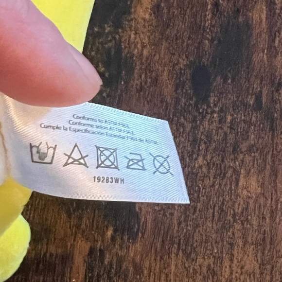 Yellow Pikachu Plush Toy 9 inch - Picture 8 of 10